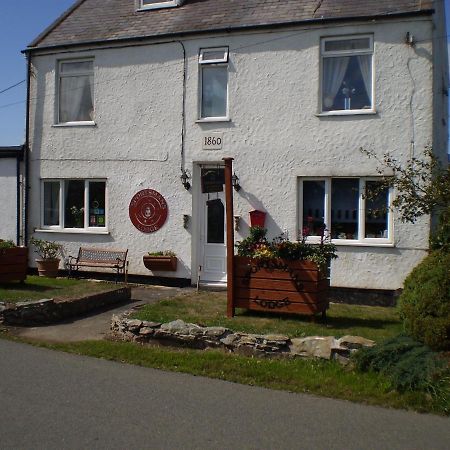 Sportsmans Lodge Bed And Breakfast Amlwch Buitenkant foto